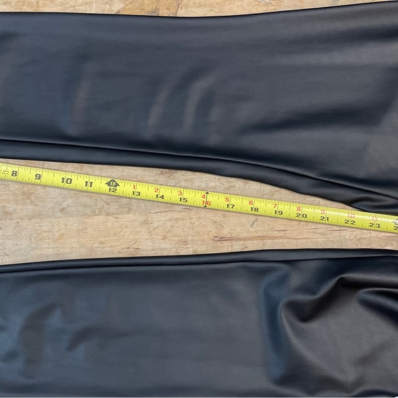 Fun Faux leather ankle length pant. Pull on. - Picture 4 of 7